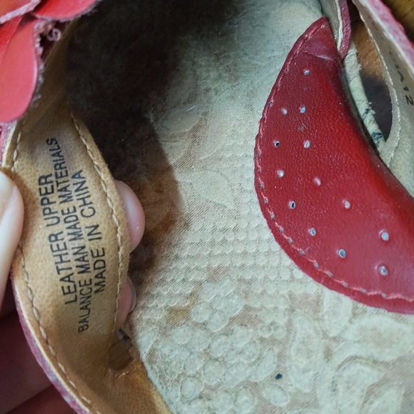 Born on concept red leather flower wedges - Picture 5 of 7